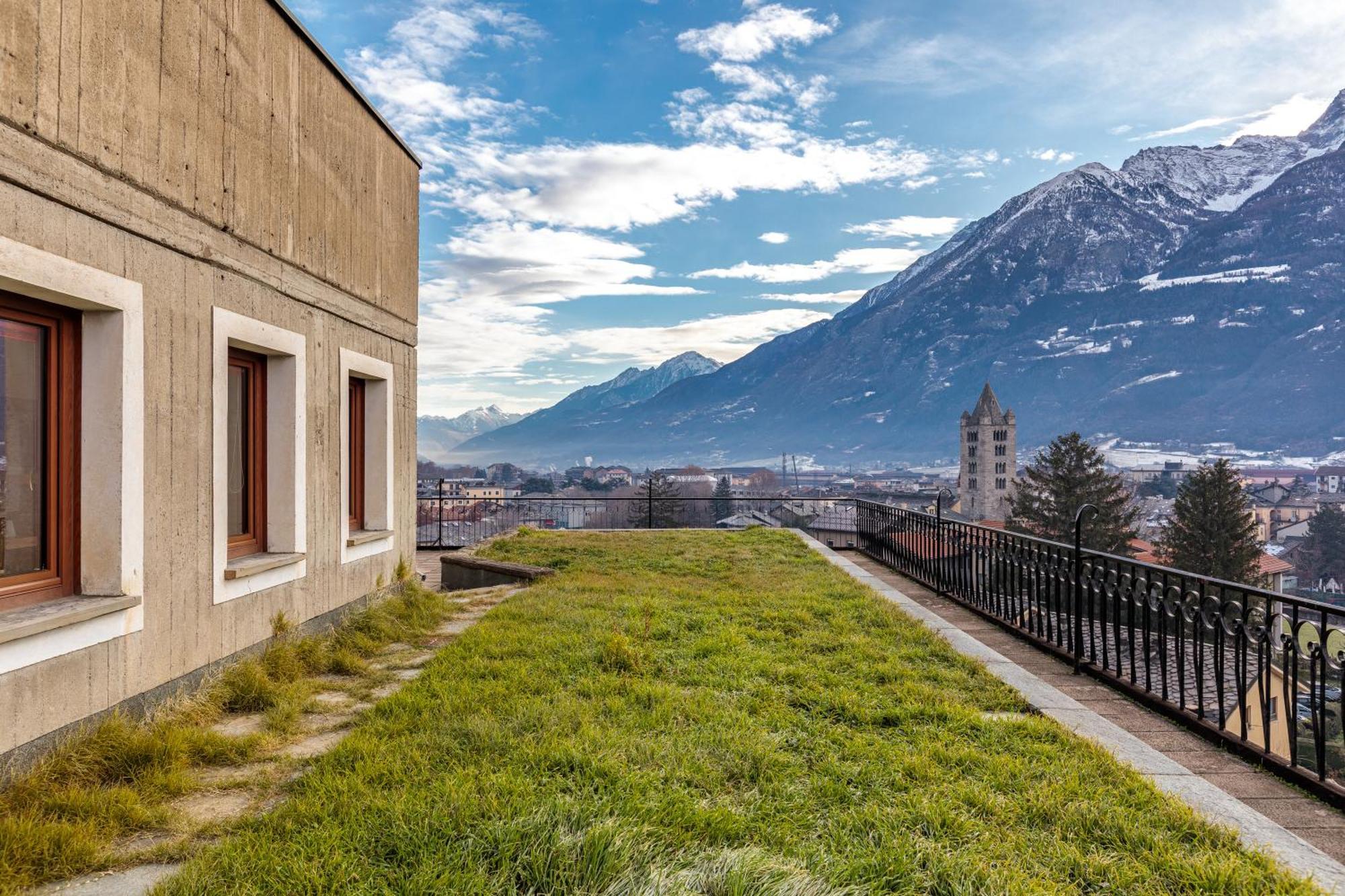 Attico Esclusivo Teatro Romano Aosta Exterior foto